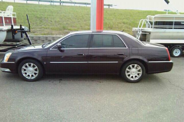 Cadillac DTS 2008 photo 1