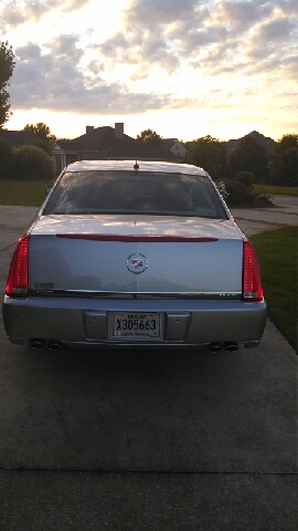 Cadillac DTS 2008 photo 1