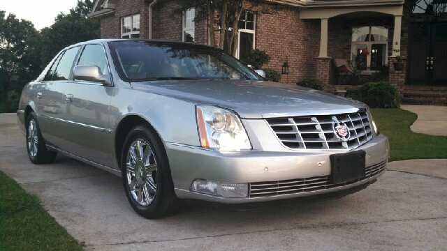 Cadillac DTS 2008 photo 2