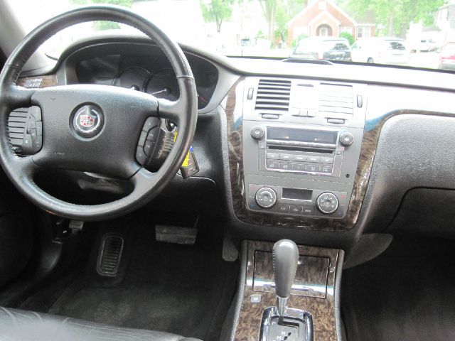 Cadillac DTS 2008 photo 3