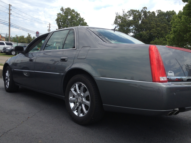 Cadillac DTS SE-R Sedan