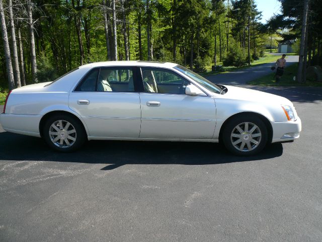 Cadillac DTS 2008 photo 2