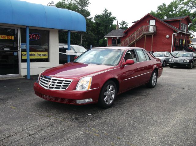 Cadillac DTS 2008 photo 2