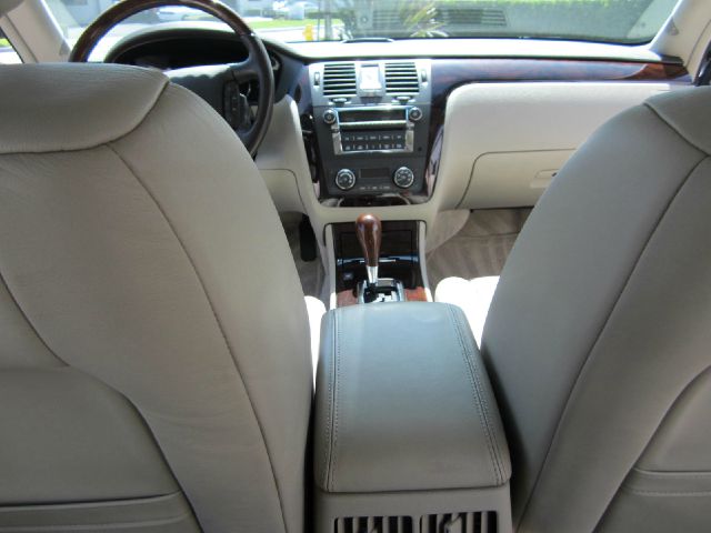 Cadillac DTS 2008 photo 1