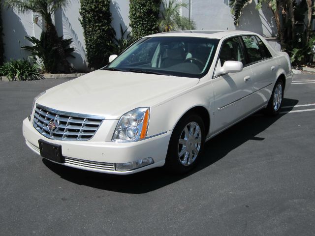 Cadillac DTS 2008 photo 18