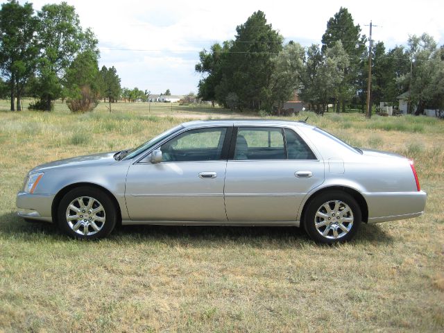 Cadillac DTS 2008 photo 2