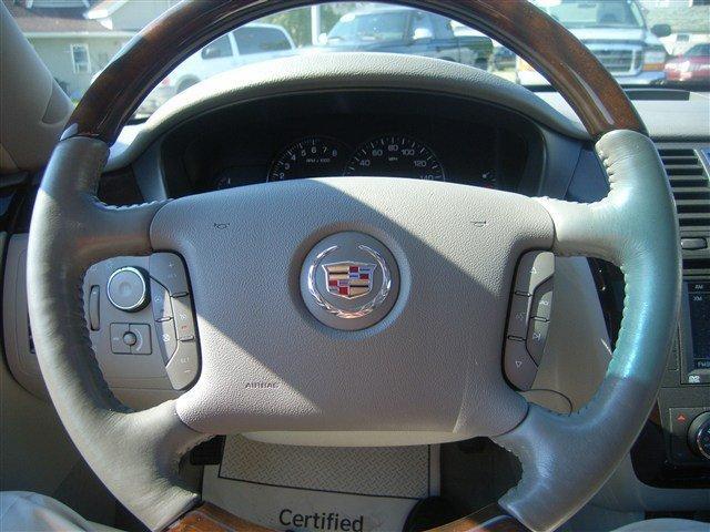 Cadillac DTS 2008 photo 1