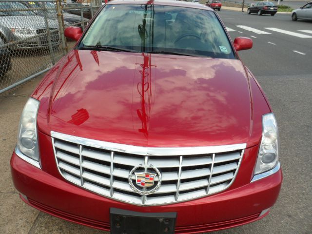 Cadillac DTS 2008 photo 1