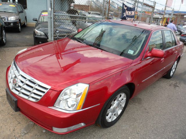 Cadillac DTS 2008 photo 2