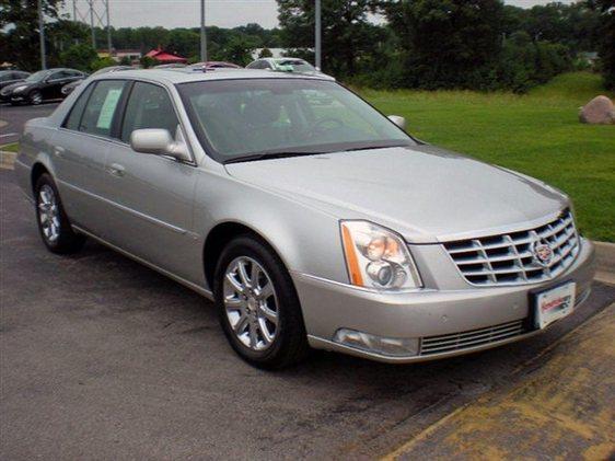 Cadillac DTS 2008 photo 2