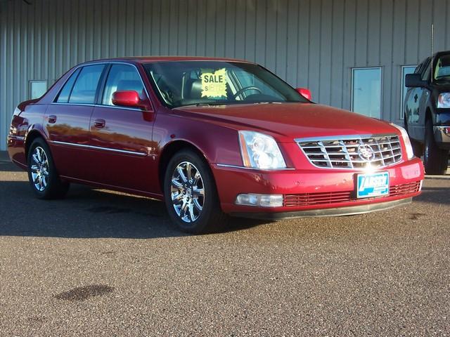 Cadillac DTS Unknown Sedan