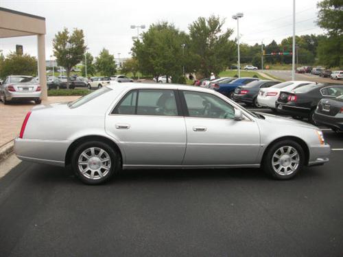 Cadillac DTS 2009 photo 3