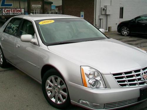 Cadillac DTS 2009 photo 1