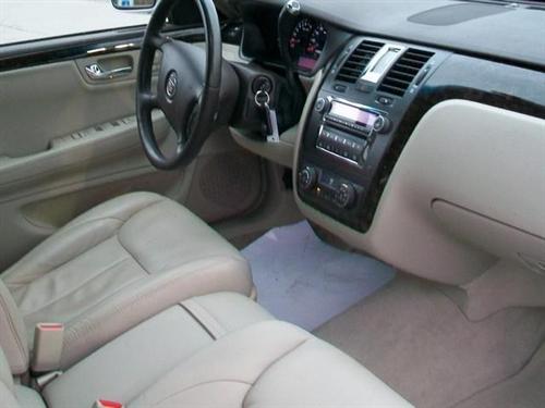 Cadillac DTS 2009 photo 3