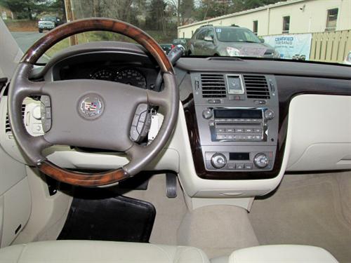 Cadillac DTS 2009 photo 4