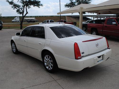 Cadillac DTS 2009 photo 3