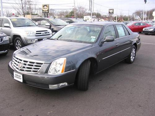 Cadillac DTS 2009 photo 2