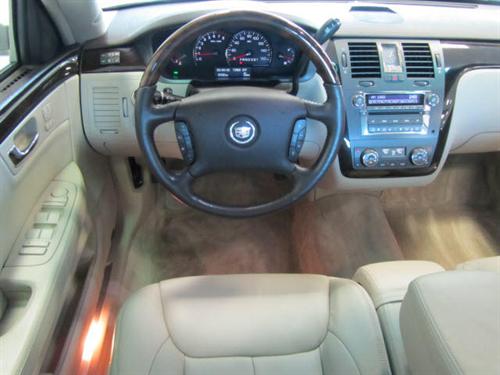 Cadillac DTS 2009 photo 4