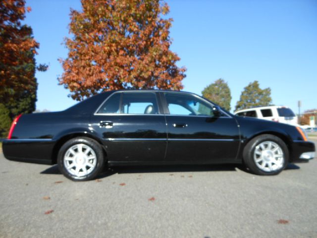 Cadillac DTS 2009 photo 3