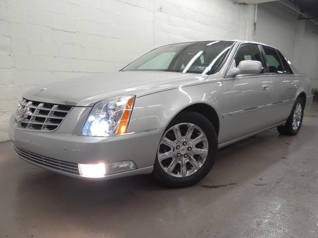 Cadillac DTS 2009 photo 2