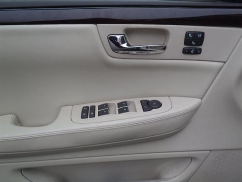 Cadillac DTS 2009 photo 2