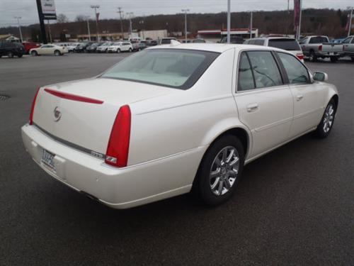 Cadillac DTS 2009 photo 3