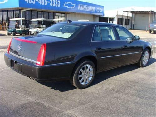 Cadillac DTS 2009 photo 2