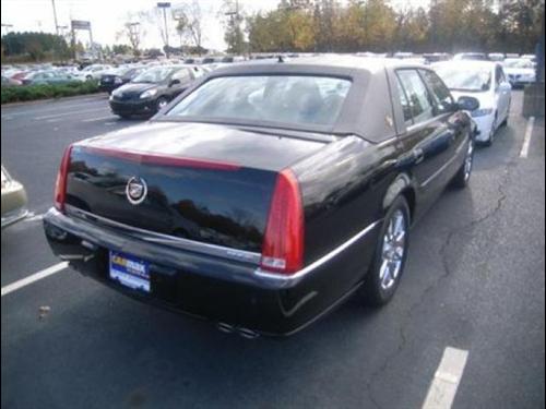 Cadillac DTS 2009 photo 4