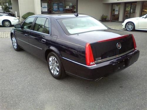 Cadillac DTS 2009 photo 1