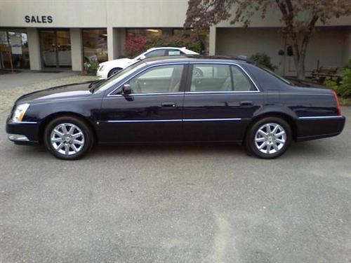 Cadillac DTS 2009 photo 2