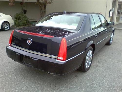 Cadillac DTS 2009 photo 3