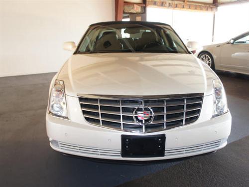 Cadillac DTS 2009 photo 1