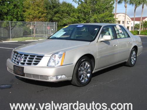 Cadillac DTS 2009 photo 1