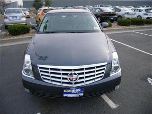 Cadillac DTS 2009 photo 1