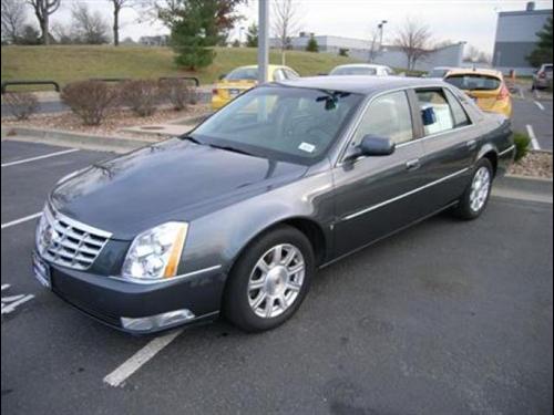 Cadillac DTS 2009 photo 2