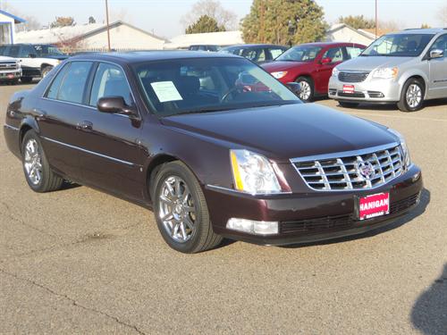 Cadillac DTS 2009 photo 1