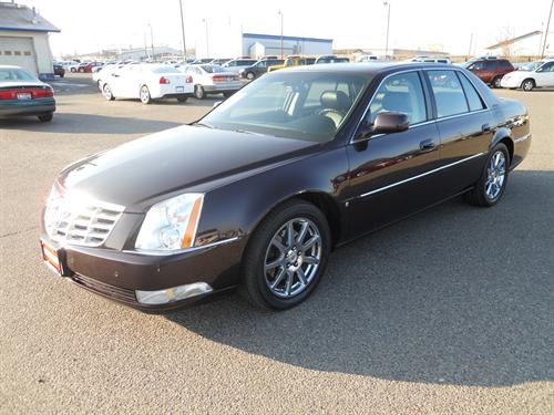 Cadillac DTS 2009 photo 2