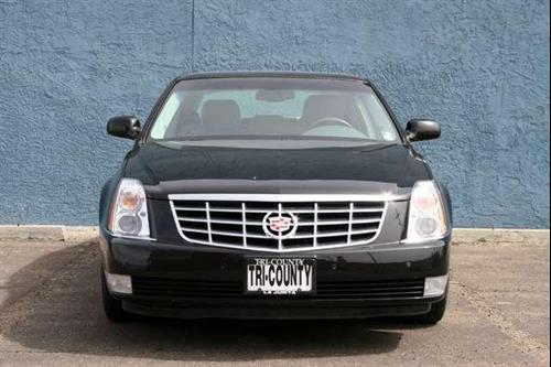 Cadillac DTS 2009 photo 2