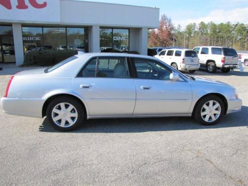 Cadillac DTS 2010 photo 2