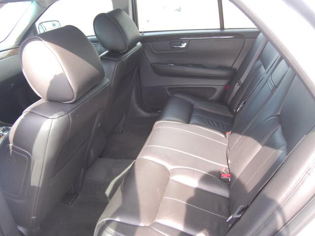 Cadillac DTS 2010 photo 5