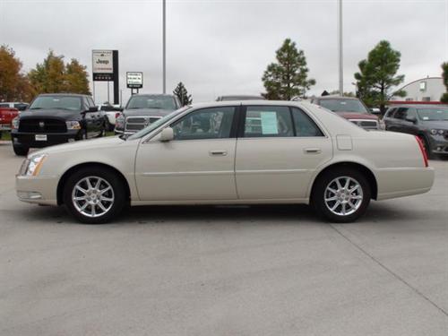 Cadillac DTS 2010 photo 3