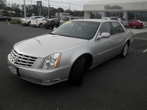 Cadillac DTS 2010 photo 2