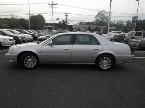 Cadillac DTS 2010 photo 3