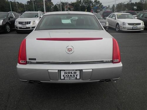 Cadillac DTS 2010 photo 5