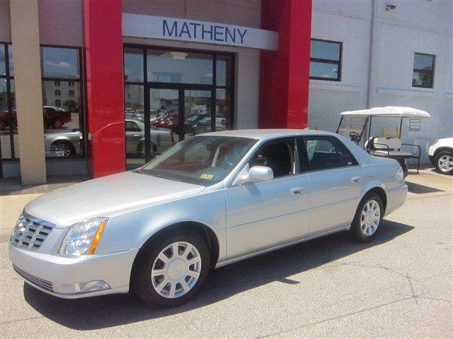 Cadillac DTS XLT Pickup 4D 5 1/2 Ft Sedan