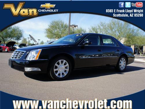 Cadillac DTS 2010 photo 2