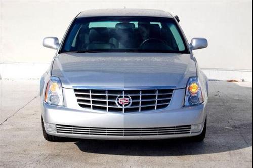 Cadillac DTS 2010 photo 3