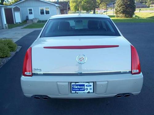 Cadillac DTS 2010 photo 5