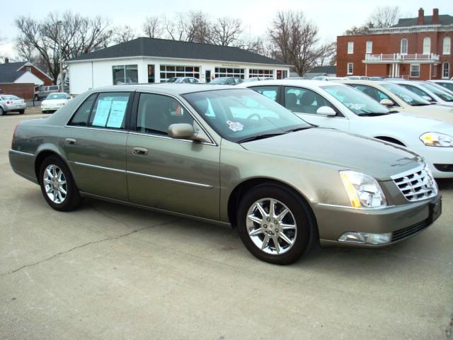 Cadillac DTS Coupe Sedan