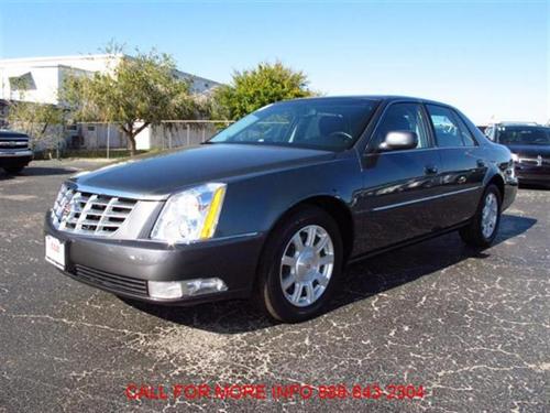 Cadillac DTS 2010 photo 2